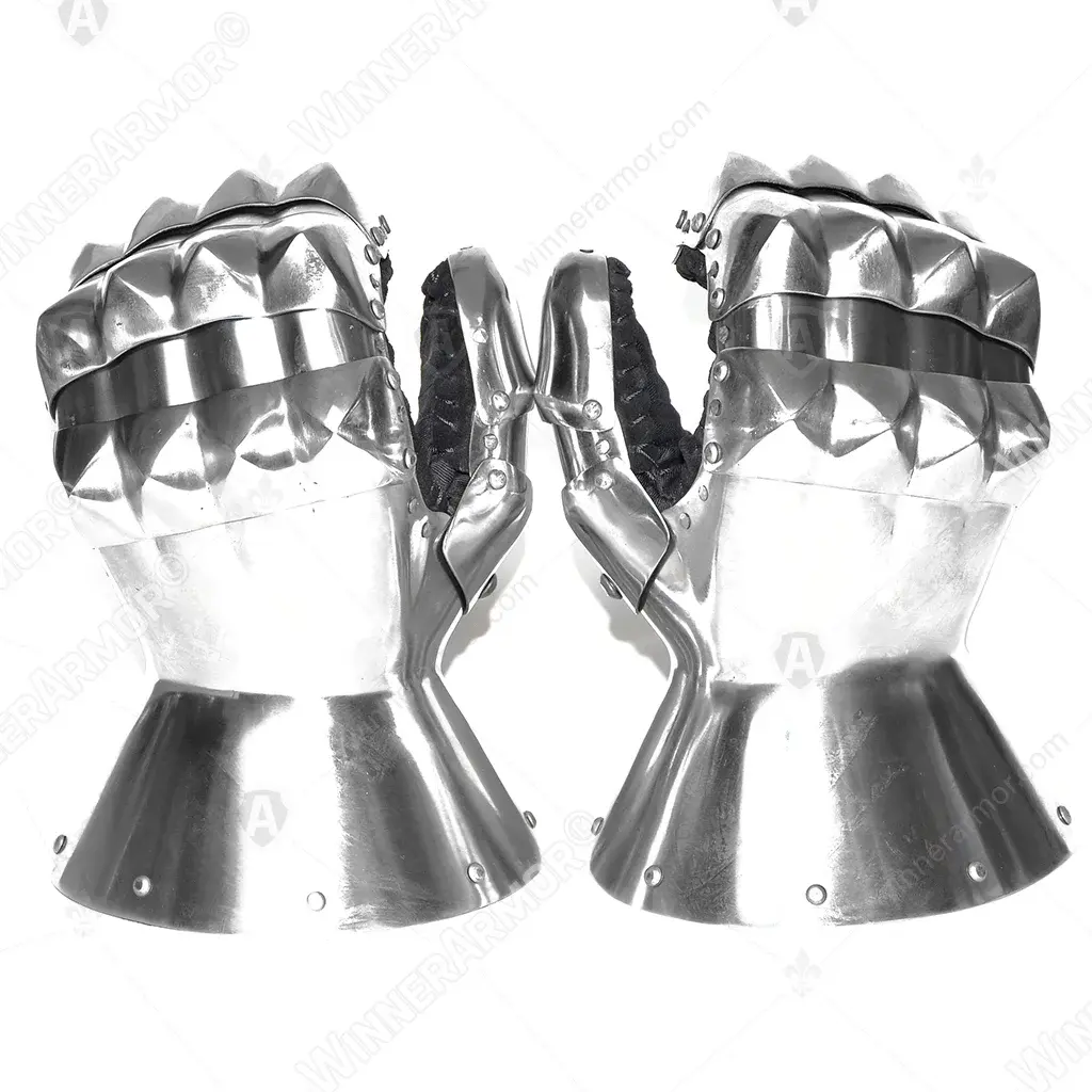 Hourglass bugurt gauntlets
