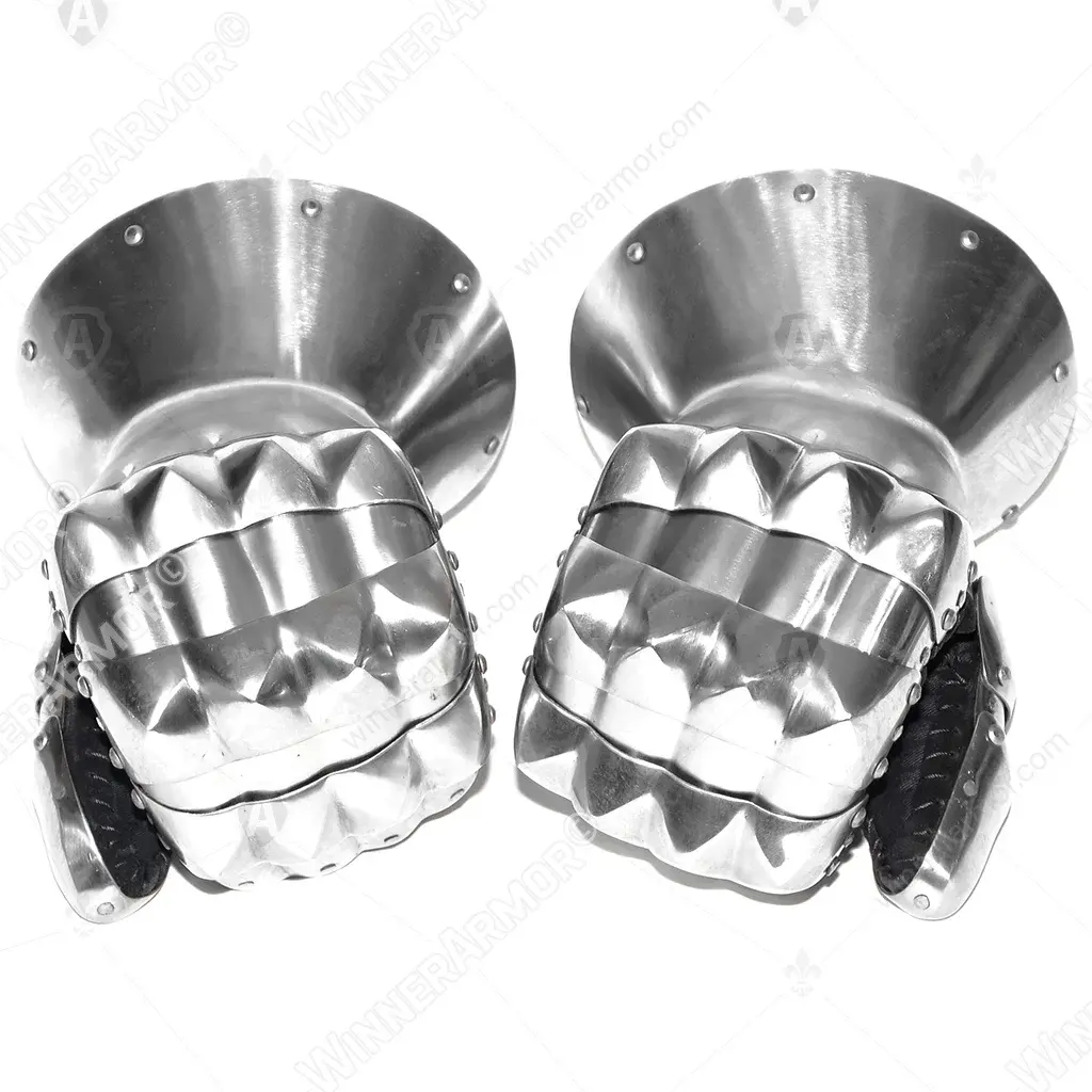 Hourglass bugurt gauntlets