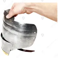 Big knight shoulders