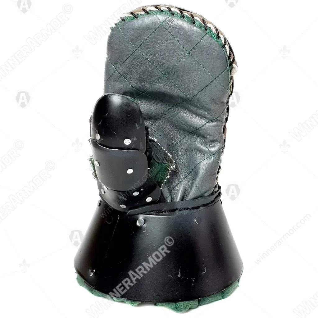 Mail Gauntlets with hidden protection