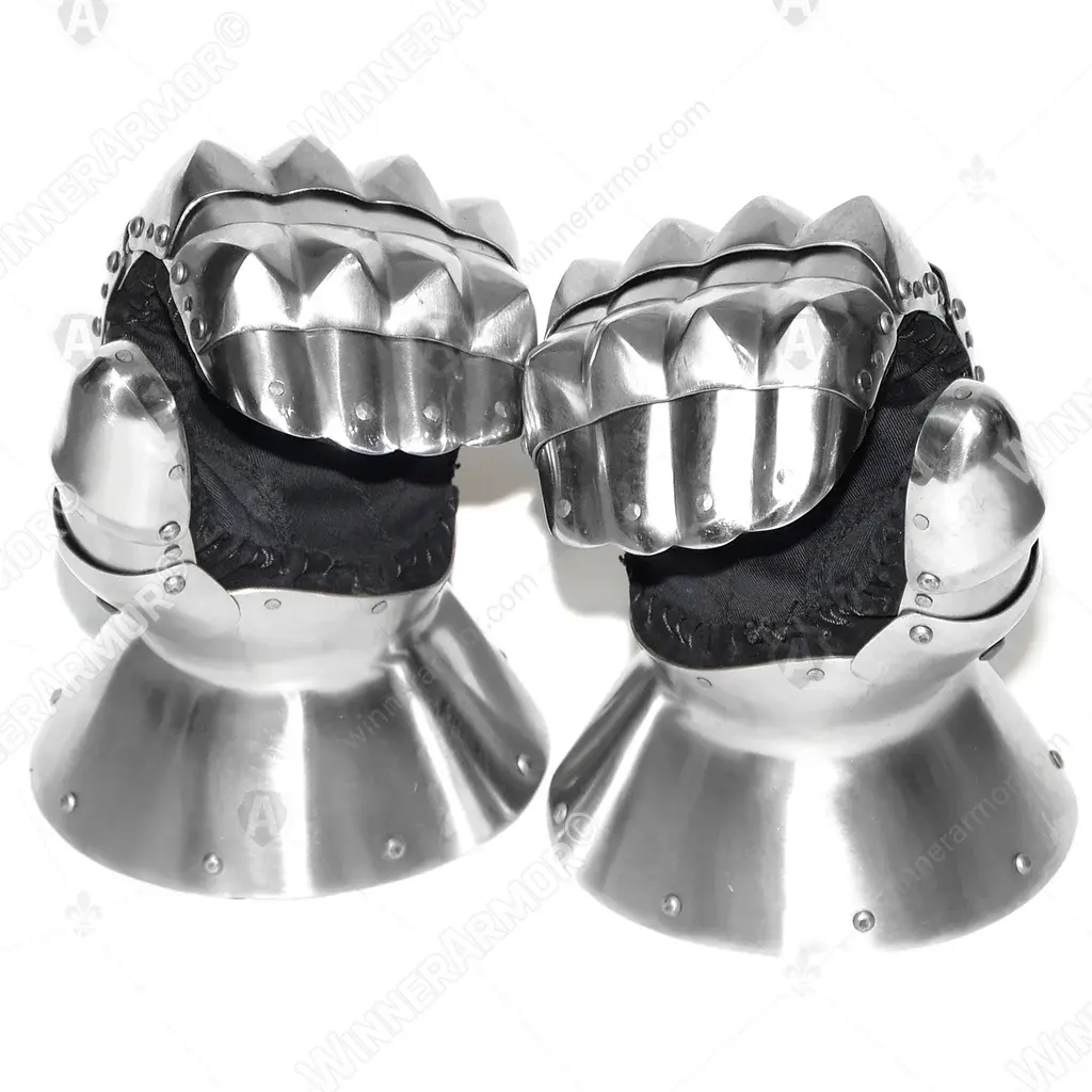 Hourglass bugurt gauntlets