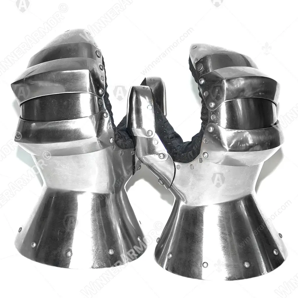 Plate gauntlets for medieval combat