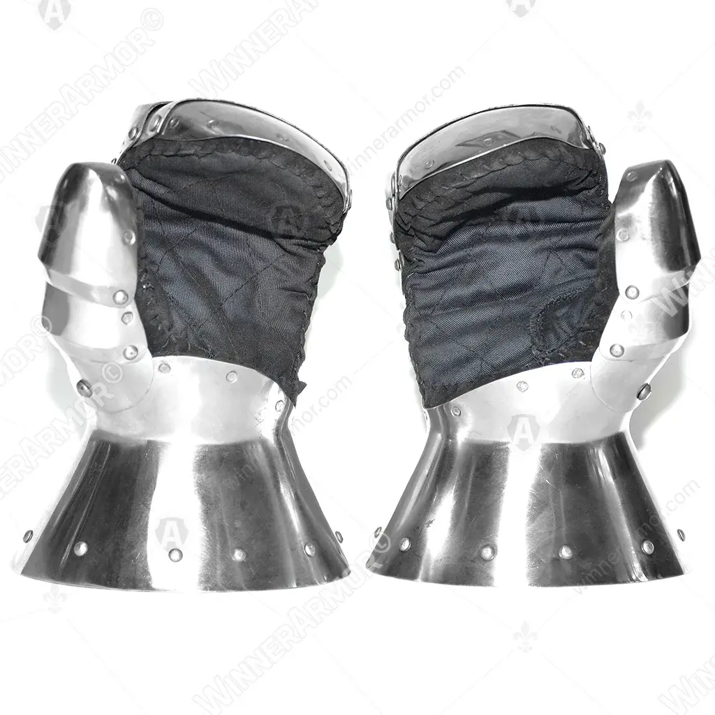 Plate gauntlets for medieval combat