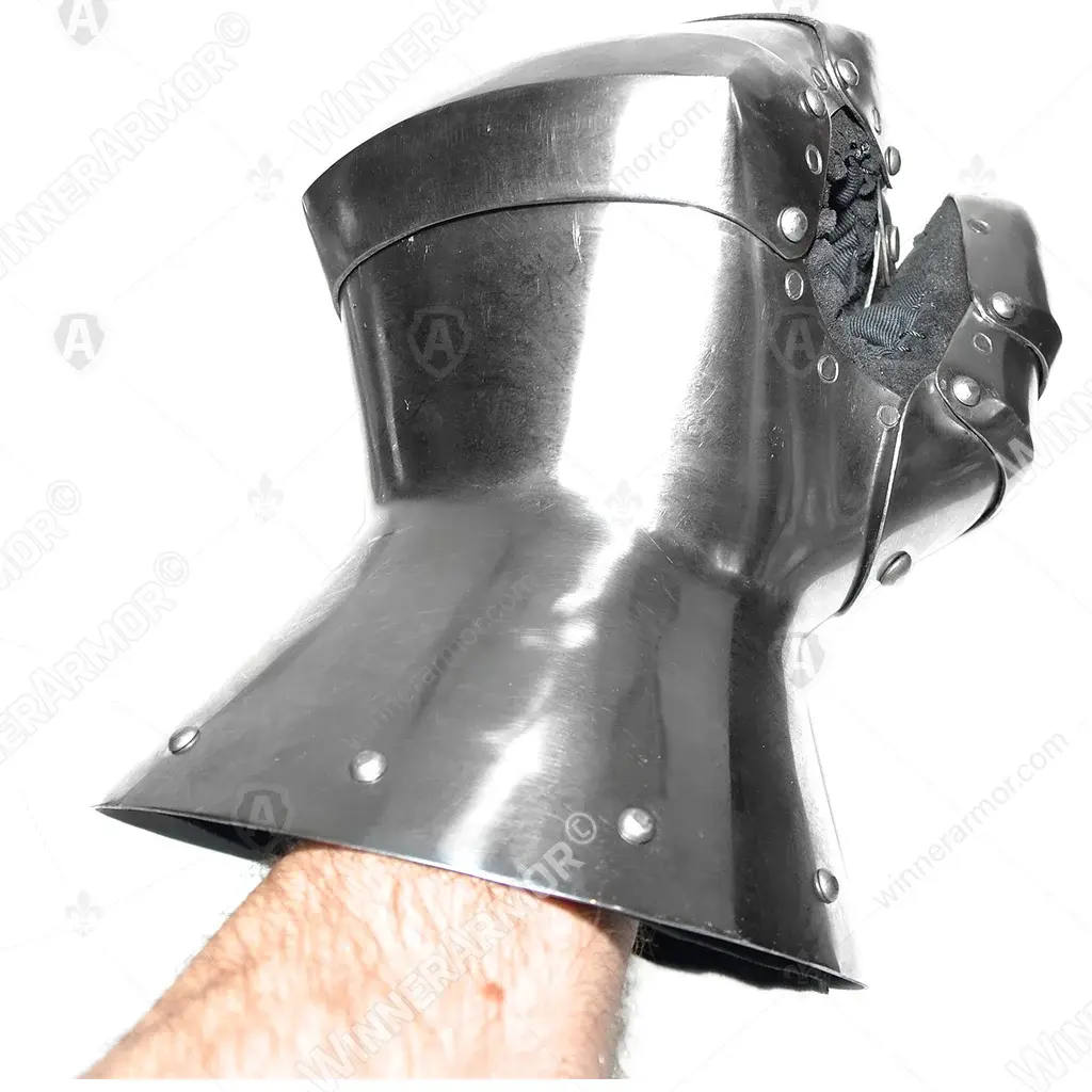 Plate gauntlets for medieval combat