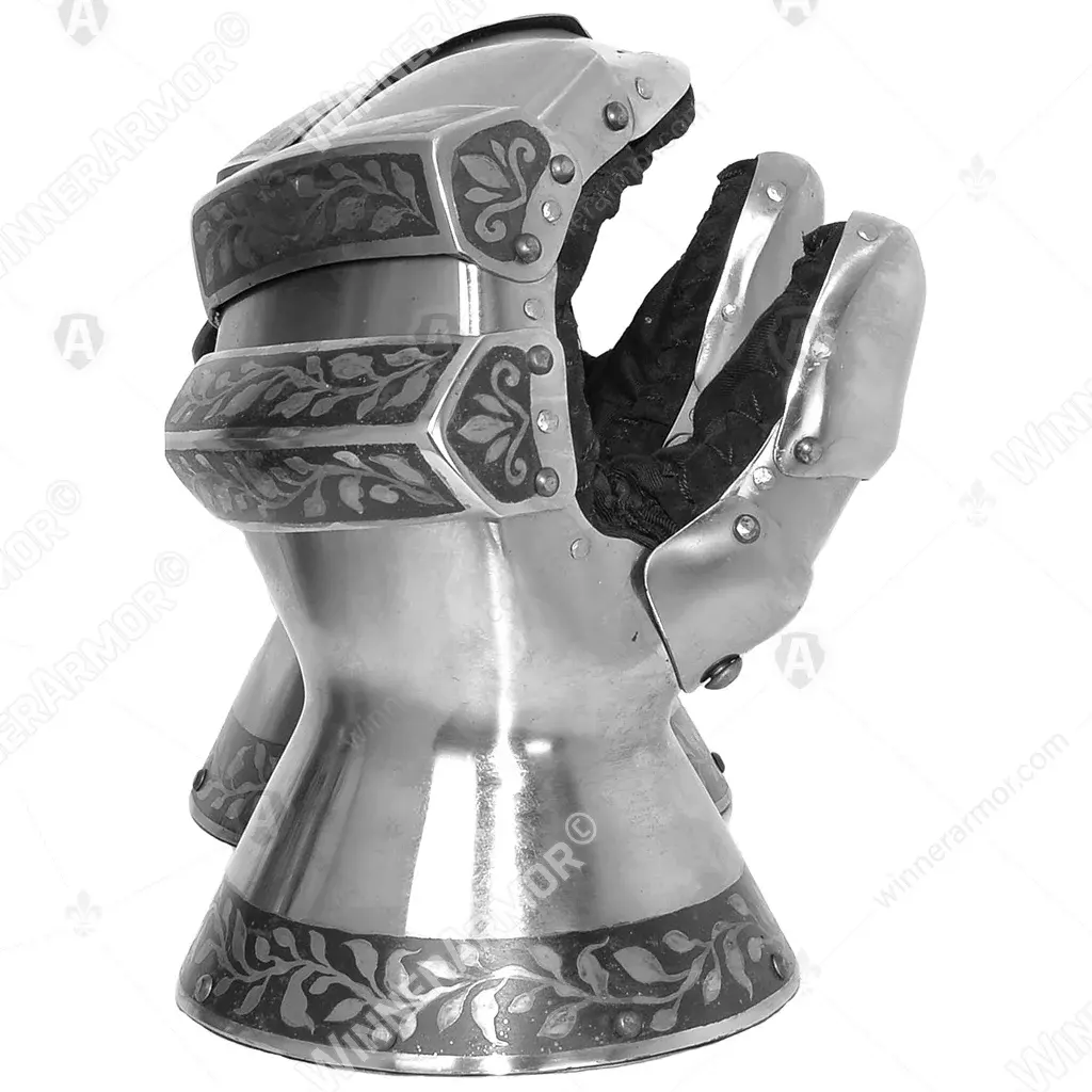 Knight’s gauntlets with etching